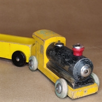 gult lokomotiv 2 vogne retro træ legetøj genbrug 